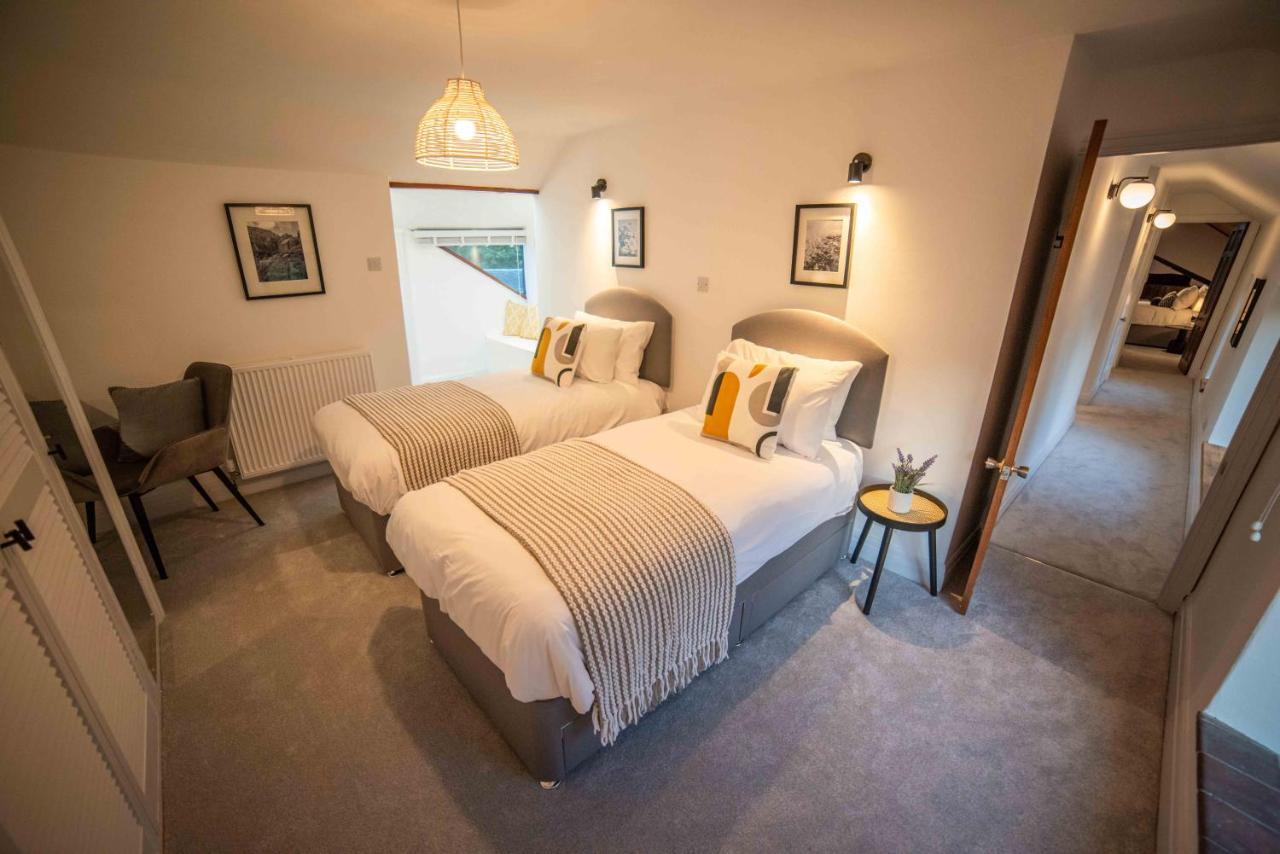 Timber Hill - Parkfields Holiday home